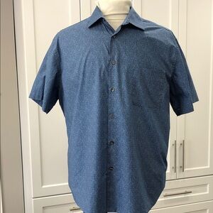 Calvin Klein Men’s XL Blue Short Sleeve Button Down Shirt